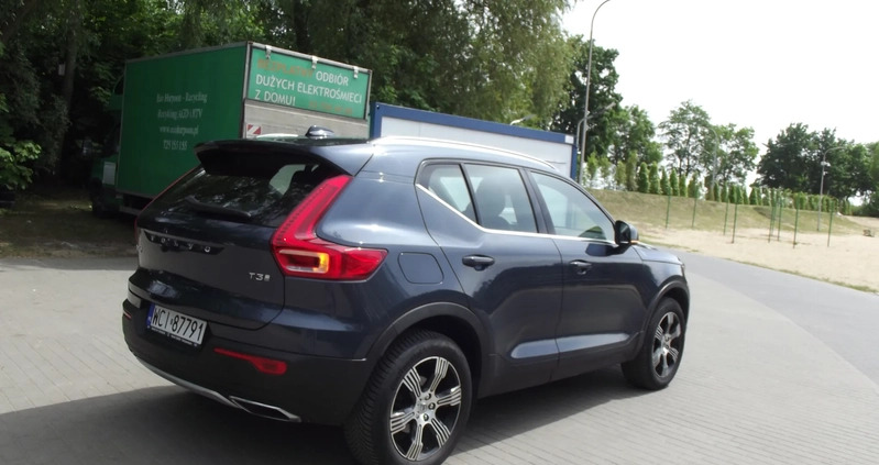 Volvo XC 40 cena 87900 przebieg: 148200, rok produkcji 2018 z Ciechanów małe 254